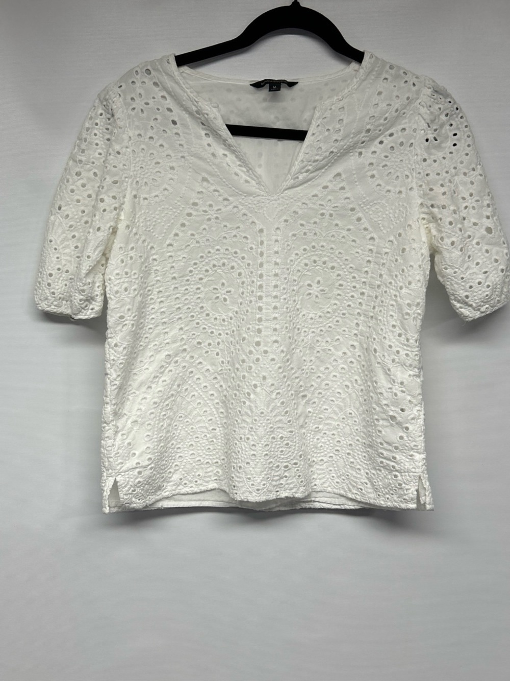 Banana Republic White Eyelet V-Neck Short Sleeve Blouse
